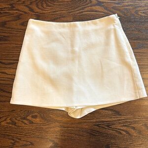 Zara Ivory skort Size Medium